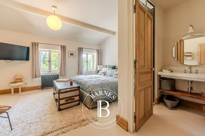 Image No.19-6 Bed House for sale