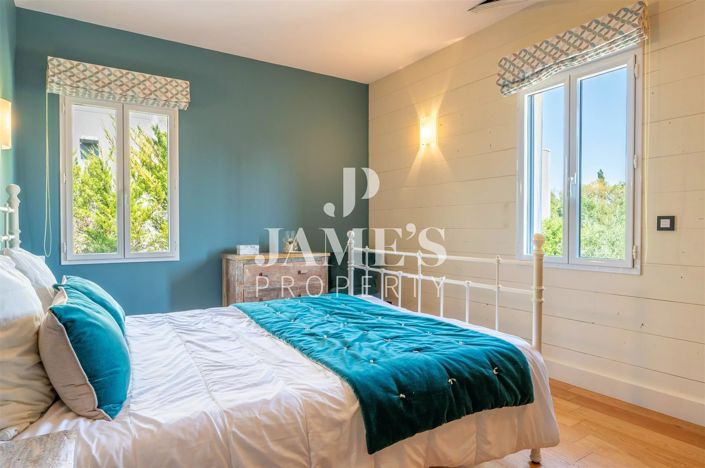 Image No.13-10 Bed House for sale
