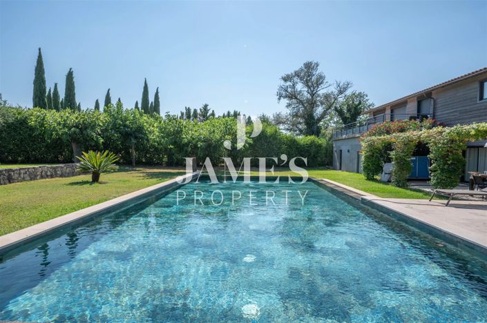 Image No.2-10 Bed House for sale