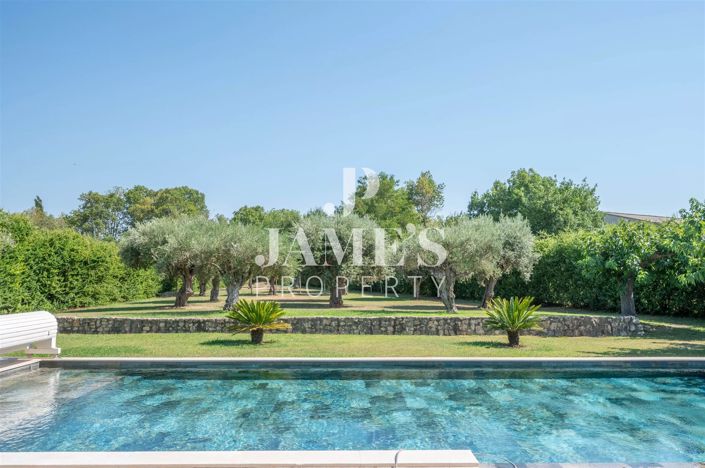 Image No.4-10 Bed House for sale