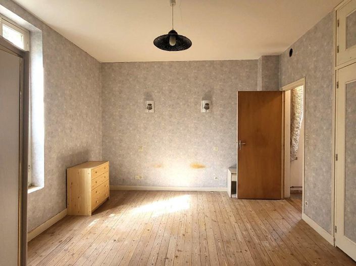 Image No.8-3 Bed House for sale
