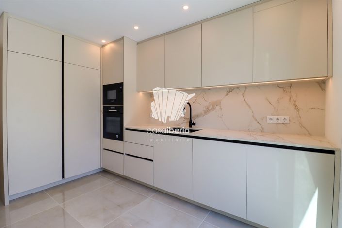 Image No.14-4 Bed House for sale