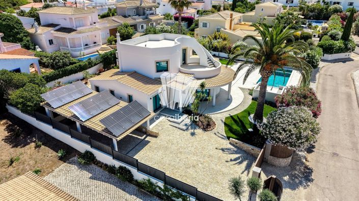 Image No.2-4 Bed House for sale