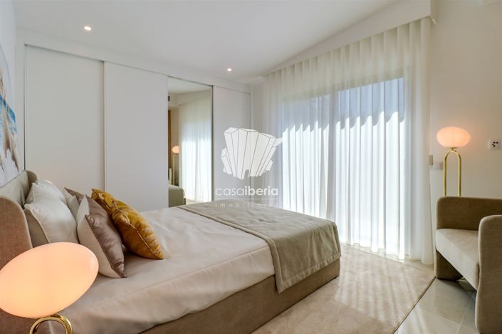 Image No.21-4 Bed House for sale