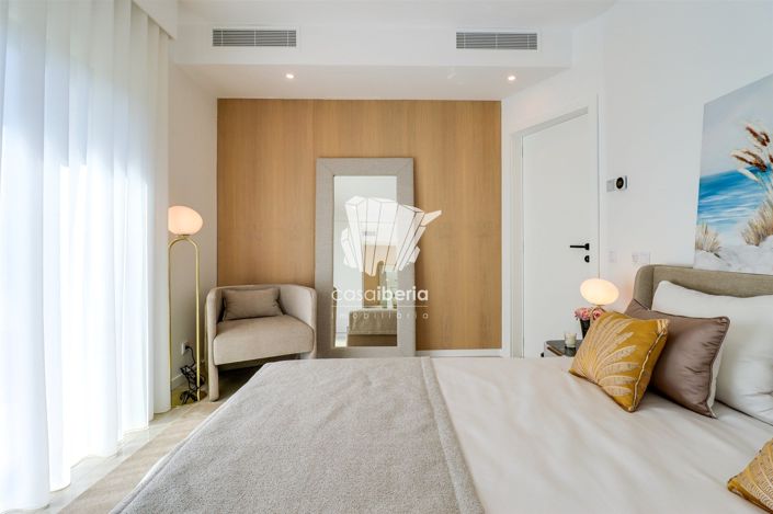 Image No.22-4 Bed House for sale