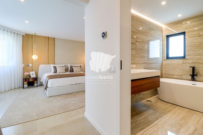 Image No.29-4 Bed House for sale