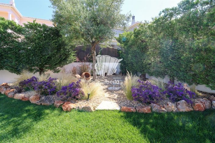 Image No.38-4 Bed House for sale