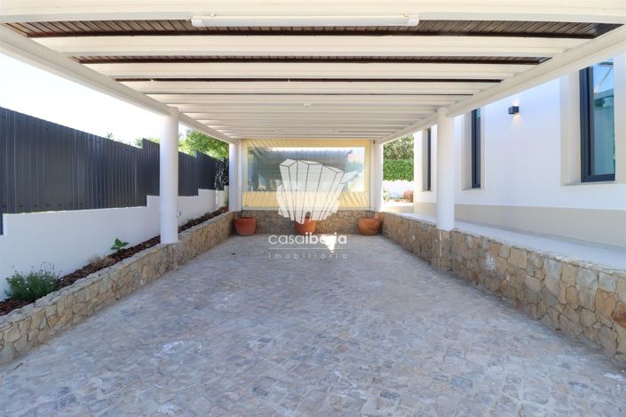 Image No.45-4 Bed House for sale