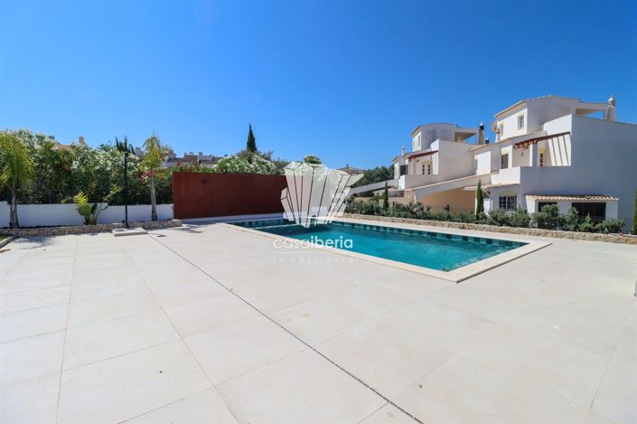 Image No.46-4 Bed House for sale