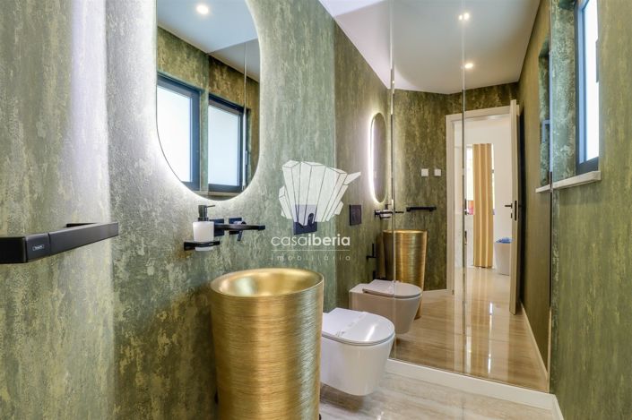 Image No.5-4 Bed House for sale