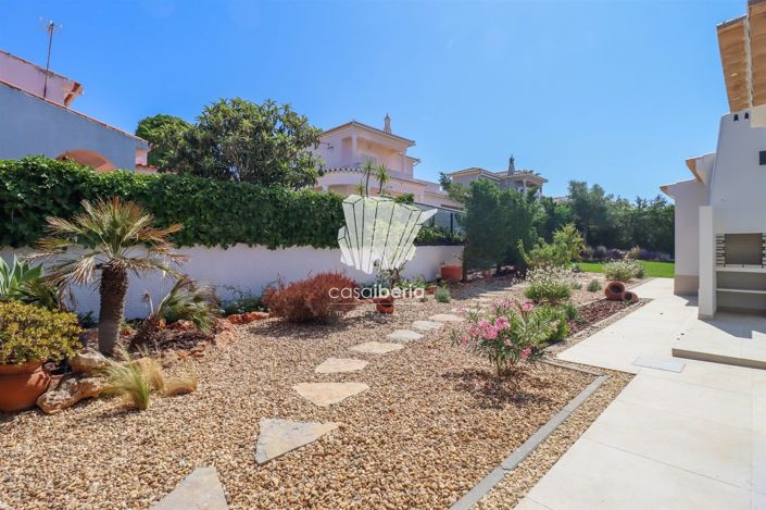 Image No.52-4 Bed House for sale