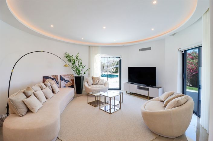 Image No.6-4 Bed House for sale