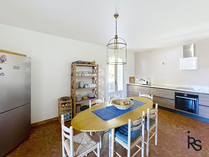 Image No.7-7 Bed House for sale