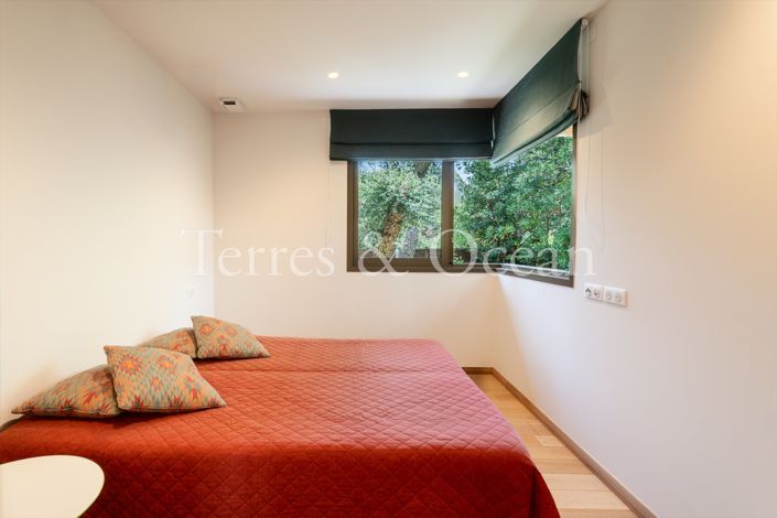 Image No.15-4 Bed House for sale