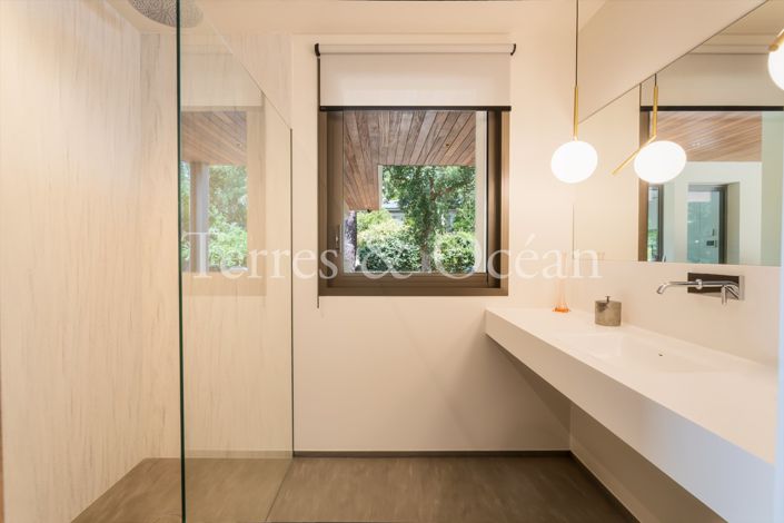 Image No.16-4 Bed House for sale