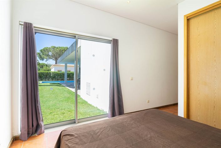 Image No.19-3 Bed House for sale