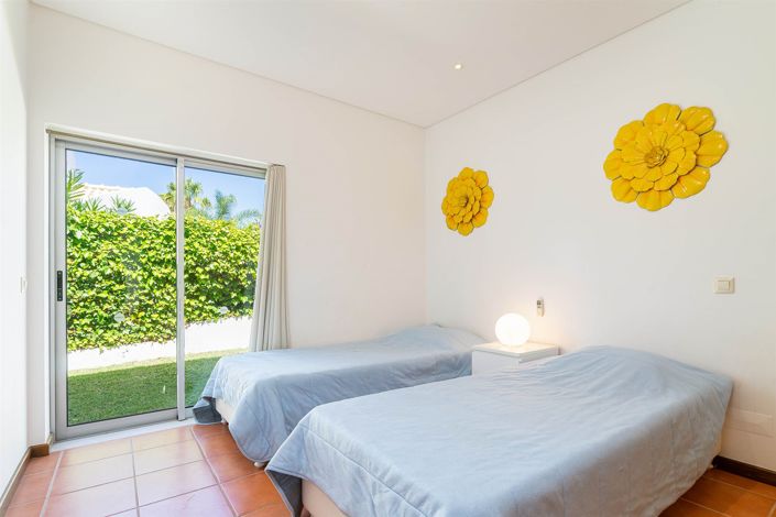 Image No.21-3 Bed House for sale