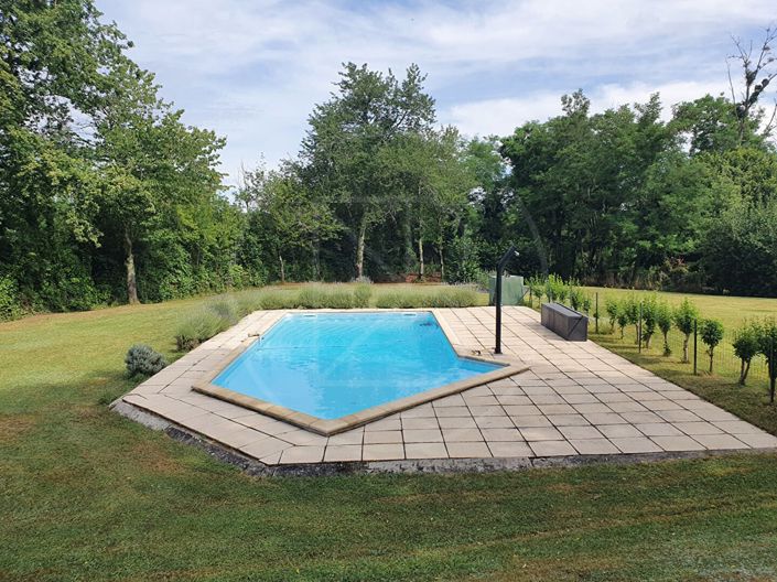 Image No.16-4 Bed House for sale
