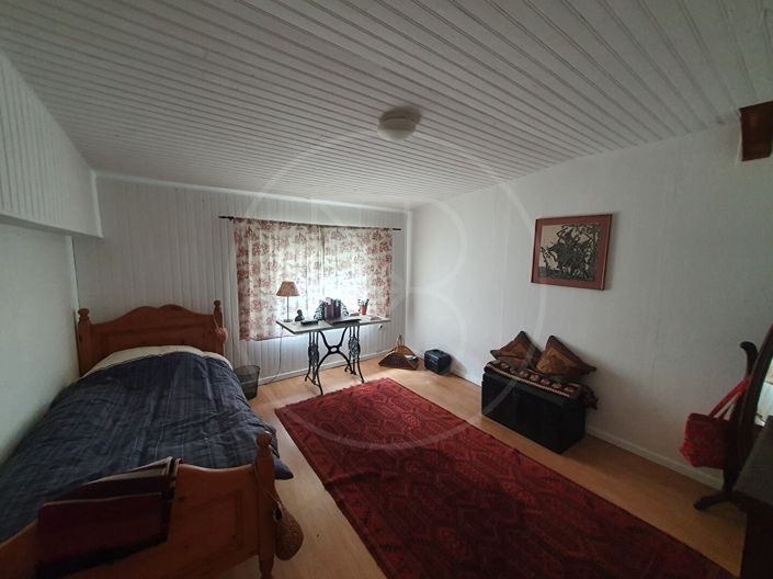 Image No.8-4 Bed House for sale