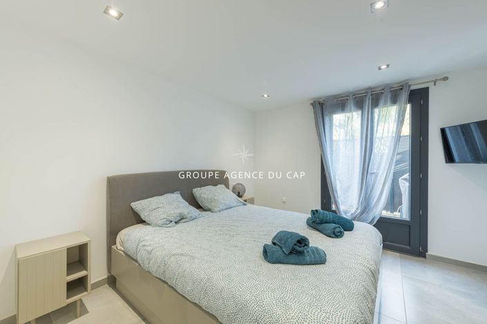 Image No.14-5 Bed House for sale