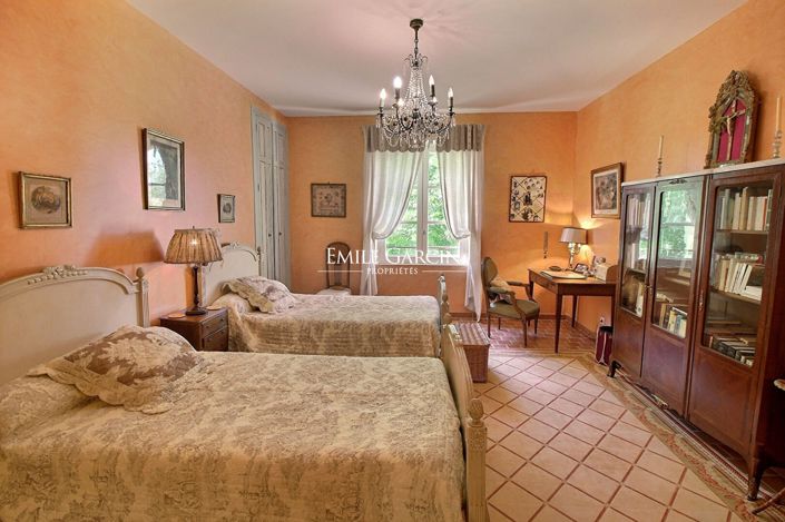 Image No.12-10 Bed House for sale