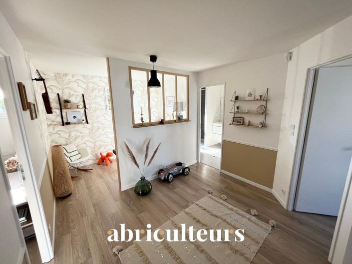 Image No.10-4 Bed House for sale