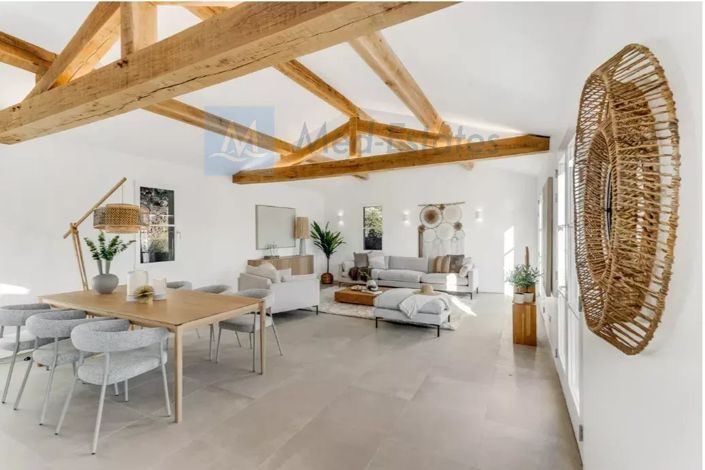 Image No.9-5 Bed House for sale