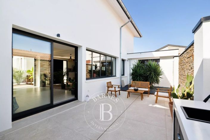 Image No.16-3 Bed House for sale