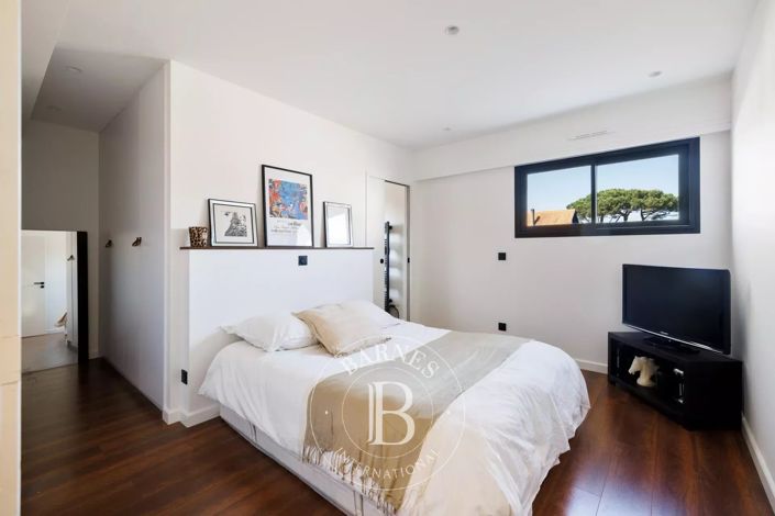 Image No.24-3 Bed House for sale