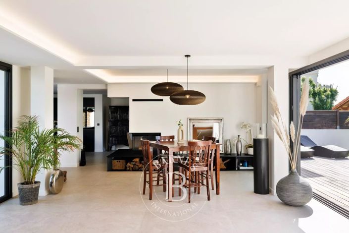 Image No.26-3 Bed House for sale
