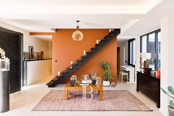 Image No.6-3 Bed House for sale