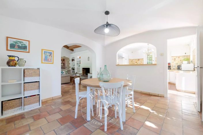 Image No.14-4 Bed House for sale