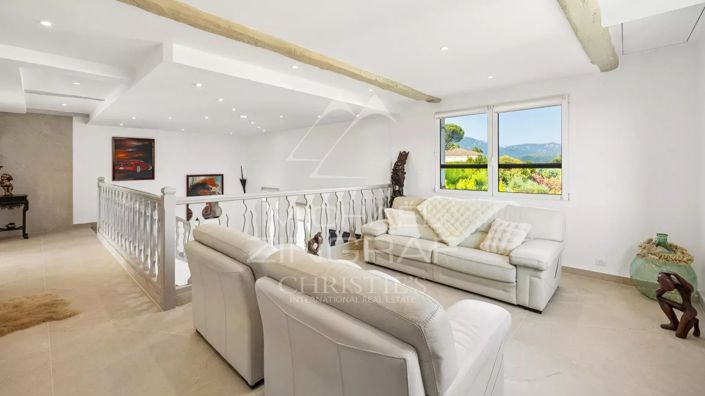 Image No.10-4 Bed House for sale