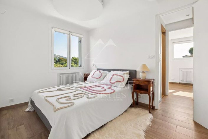Image No.11-4 Bed House for sale