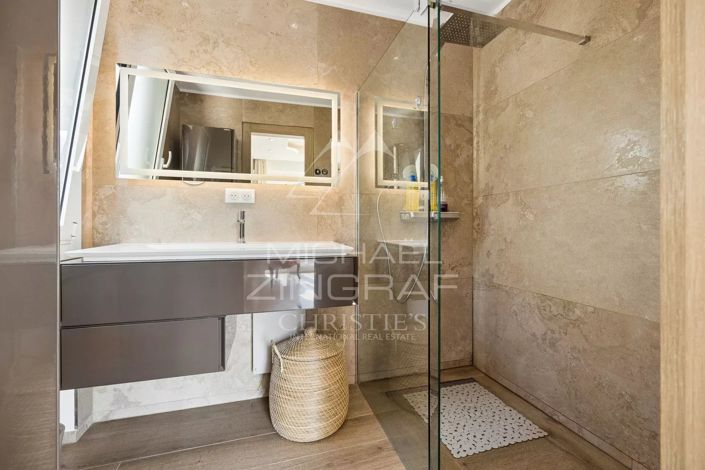 Image No.9-4 Bed House for sale
