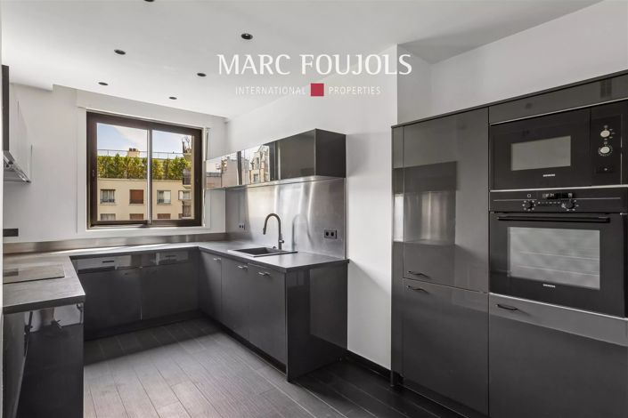 Image No.10-3 Bed Apartment for sale