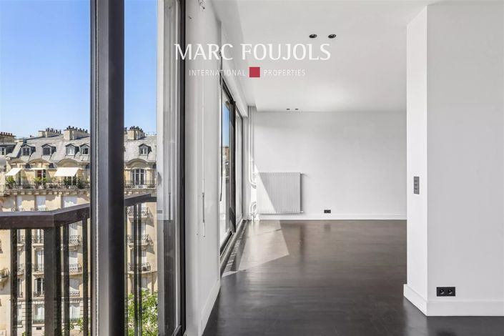 Image No.11-3 Bed Apartment for sale