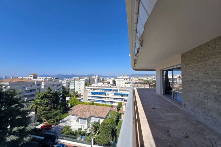 Image No.20-2 Bed Apartment for sale