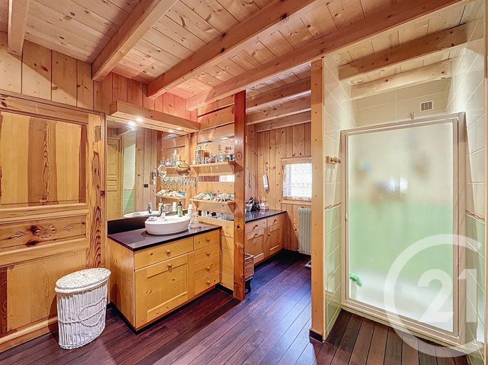 Image No.9-5 Bed House for sale