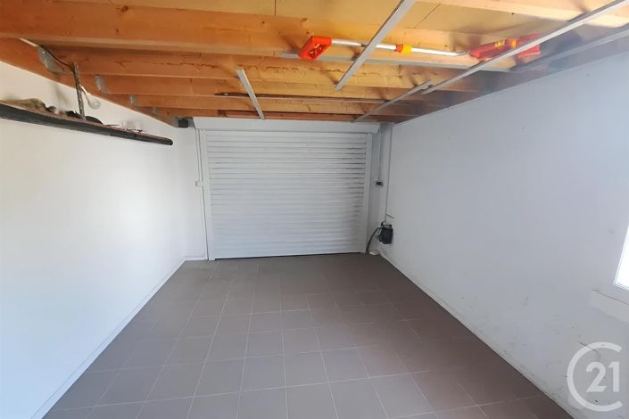 Image No.17-4 Bed House for sale
