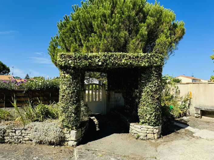 Image No.17-3 Bed House for sale