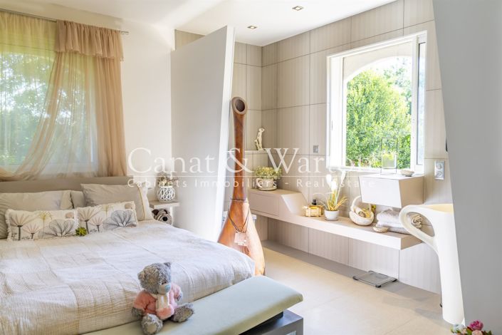 Image No.17-4 Bed House for sale