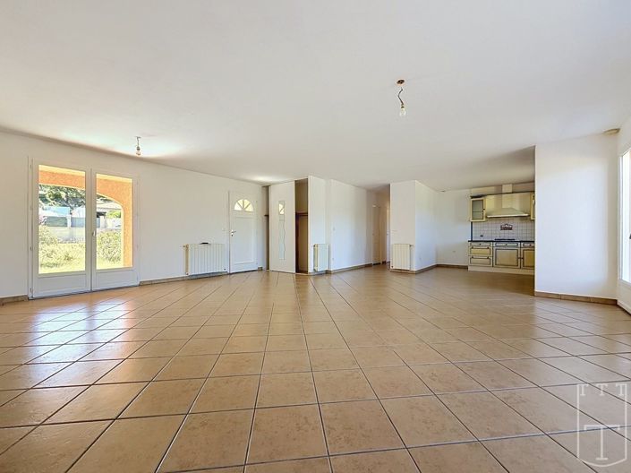 Image No.11-3 Bed House for sale