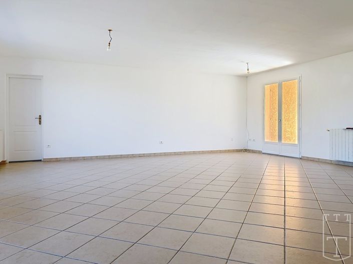 Image No.16-3 Bed House for sale