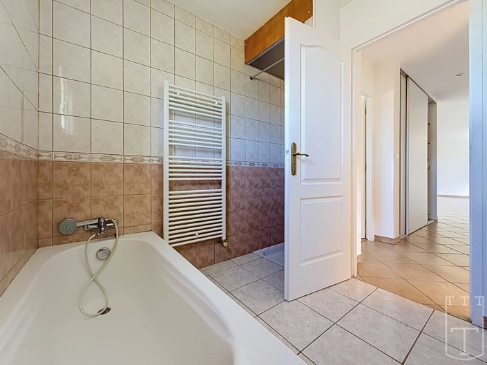 Image No.18-3 Bed House for sale