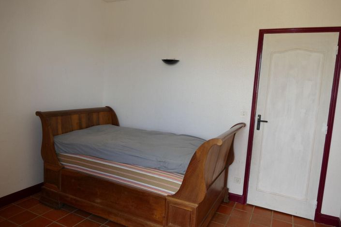 Image No.16-5 Bed Property for sale