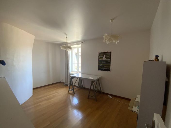 Image No.20-4 Bed Property for sale