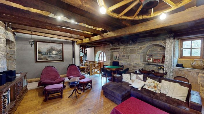 Image No.12-5 Bed Property for sale