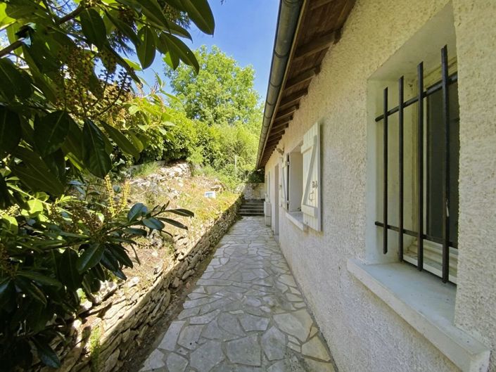 Image No.15-2 Bed Property for sale