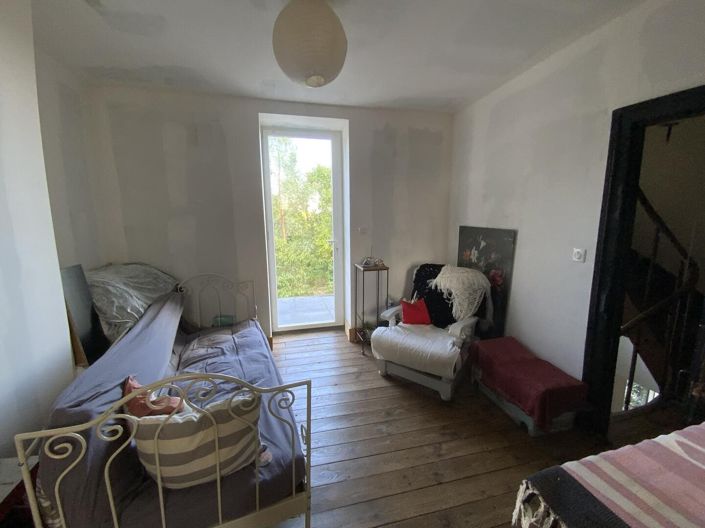 Image No.17-4 Bed Property for sale